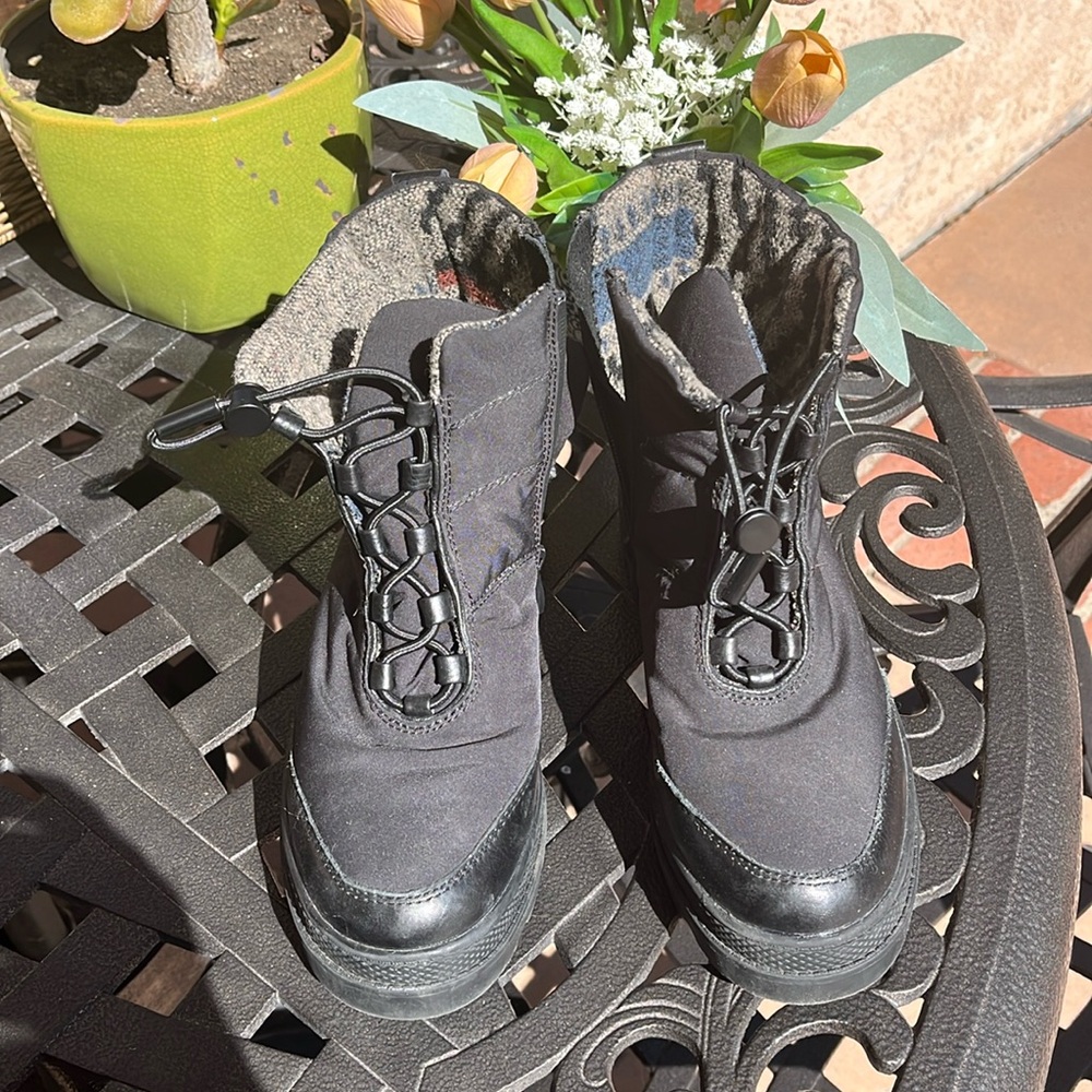 Caslon Lea black nylon fabric & leather zip water resist ankle boots